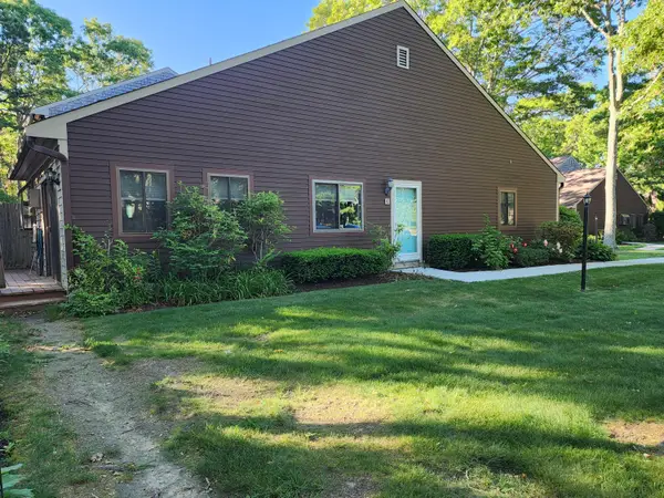 10 Roundhouse Road #UNIT 10, Buzzards Bay, MA 02532
