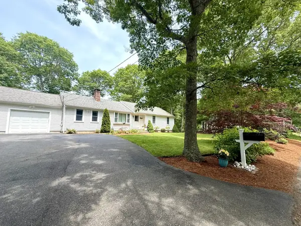 48 Bridgets Path, Centerville, MA 02632