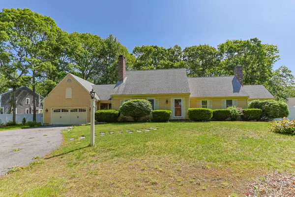 2 Fairway Circle, Sandwich, MA 02563