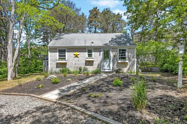 200 Pilgrim Spring Road #UNIT B, Wellfleet, MA 02667