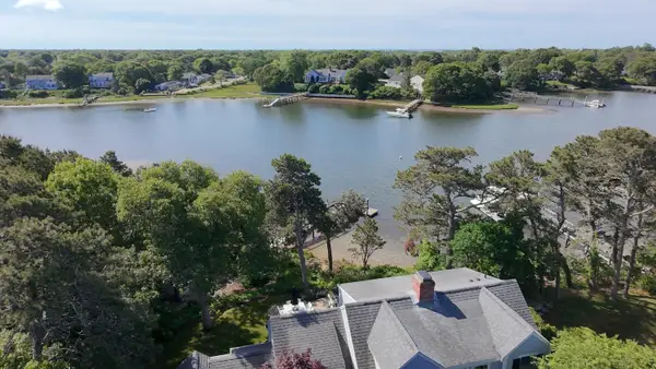 17 Cove Lane, West Dennis, MA 02670