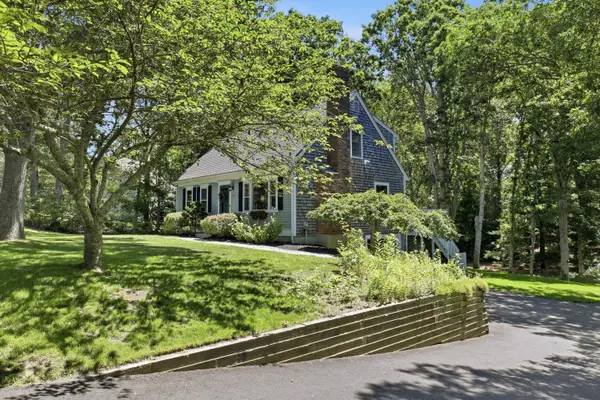 10 Checkerberry Lane, Forestdale, MA 02644