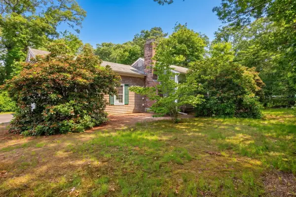 65 Richardson Road, Centerville, MA 02632