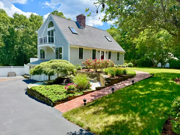 27 Crestview Drive, East Sandwich, MA 02537
