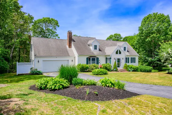 29 Water View Circle, Centerville, MA 02632