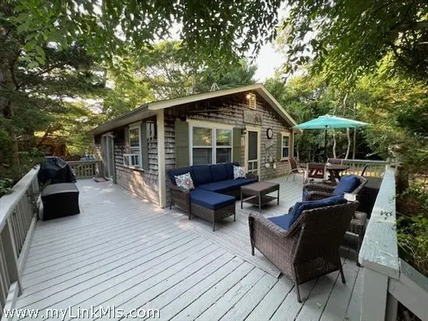 60R Carol Lane, Oak Bluffs, MA 02557