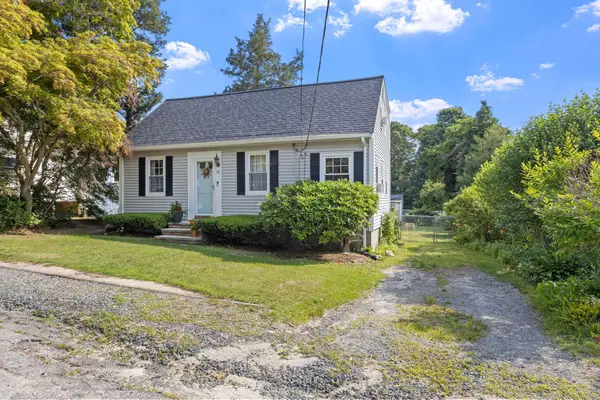 10 Cleveland Avenue, Onset, MA 02558