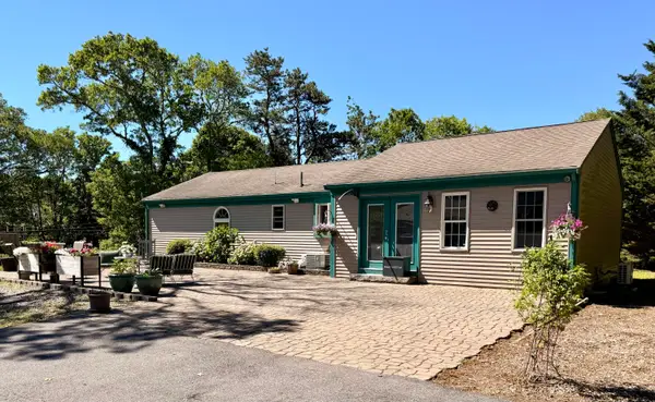 12 Ox Bow Road, East Falmouth, MA 02536