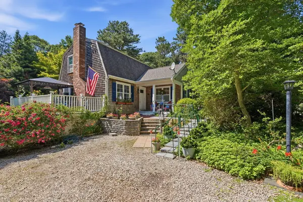 25 Muskegat Road, Teaticket, MA 02536