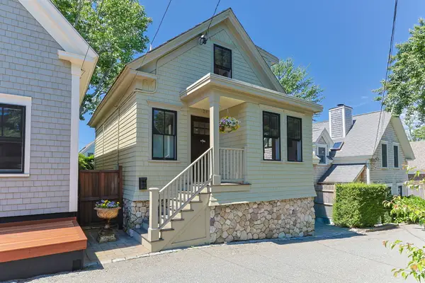 24 Cottage Street, Provincetown, MA 02657