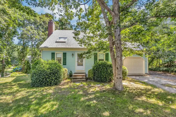 26 Richard Road, Yarmouth Port, MA 02675