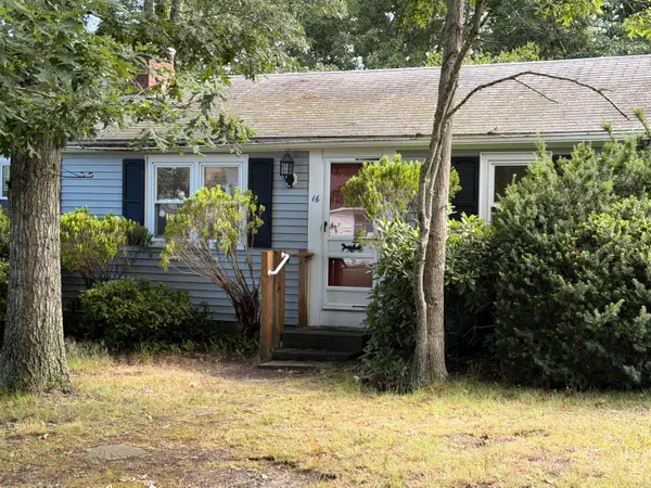 16 Lake Road, West Yarmouth, MA 02673