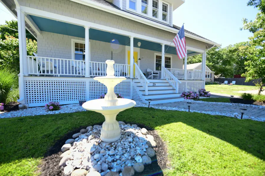 29 Lafayette Avenue, Buzzards Bay, MA 02532 - #3