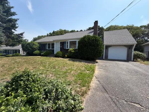 96 Pawkannawkut Drive, South Yarmouth, MA 02664