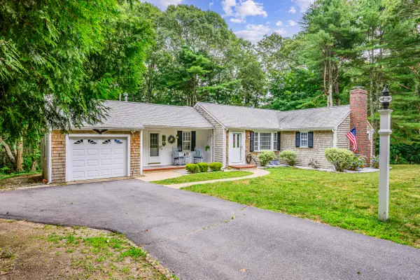 5 Hinckley Circle, Osterville, MA 02655