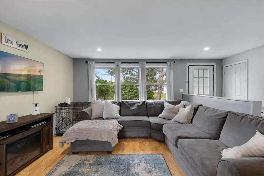 579 E Falmouth Highway, East Falmouth, MA 02536 - #3