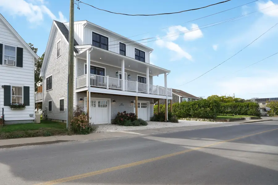 29 & 33 Lagoon Pond Road, Vineyard Haven, MA 02568 - #3
