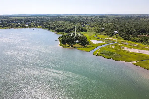43 Sengekontacket Road, Oak Bluffs, MA 02557