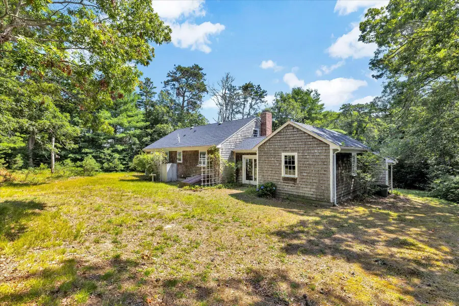 804 Putnam Avenue, Cotuit, MA 02635 - #2