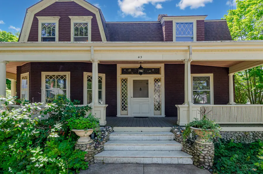 43 Main Street, Mattapoisett, MA 02739 - #2