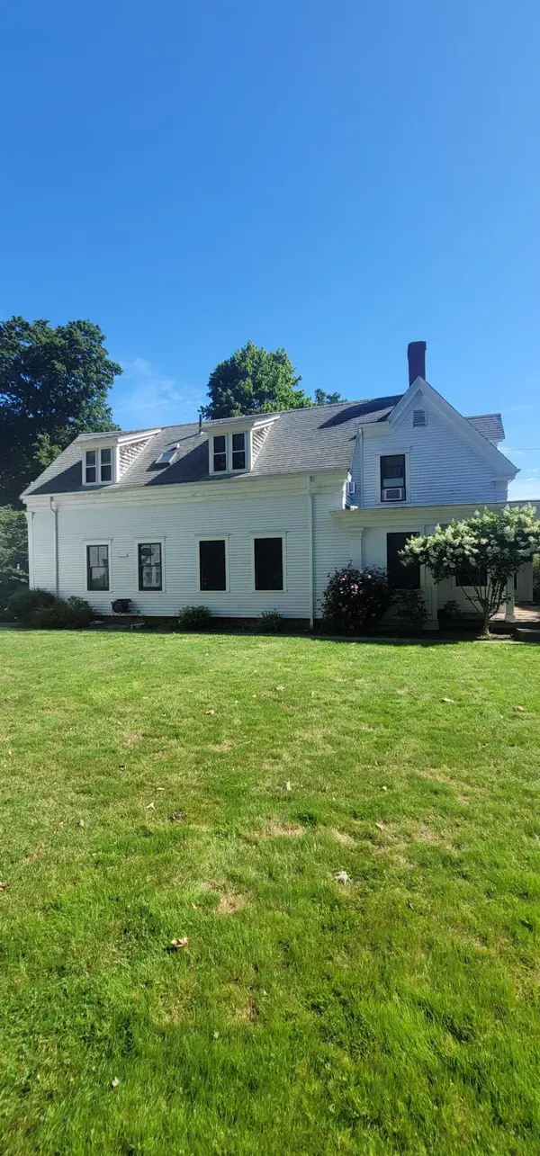 340 Main Street #APT 1, Centerville, MA 02632
