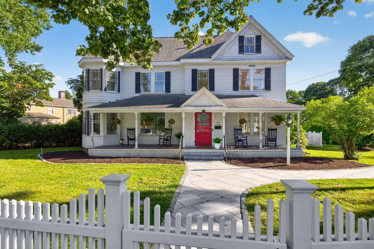 1 Main Street, Falmouth, MA 02540 - #1