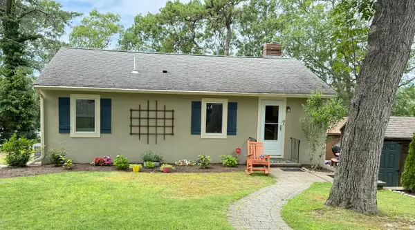 119A Lake Shore Drive, Teaticket, MA 02536