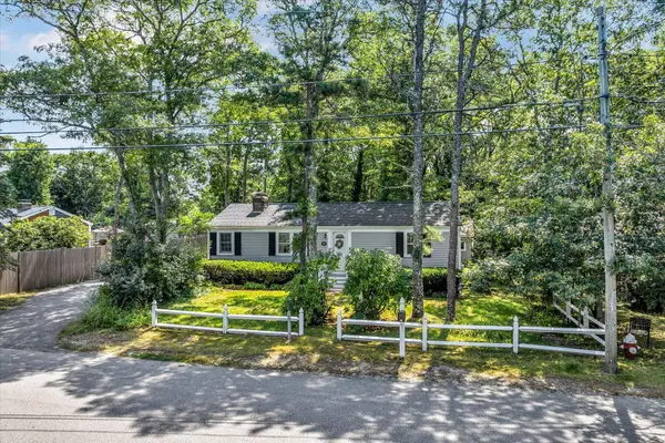 11 Hazelwood Road, South Dennis, MA 02660
