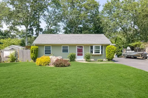 5 Birch Street, Buzzards Bay, MA 02532
