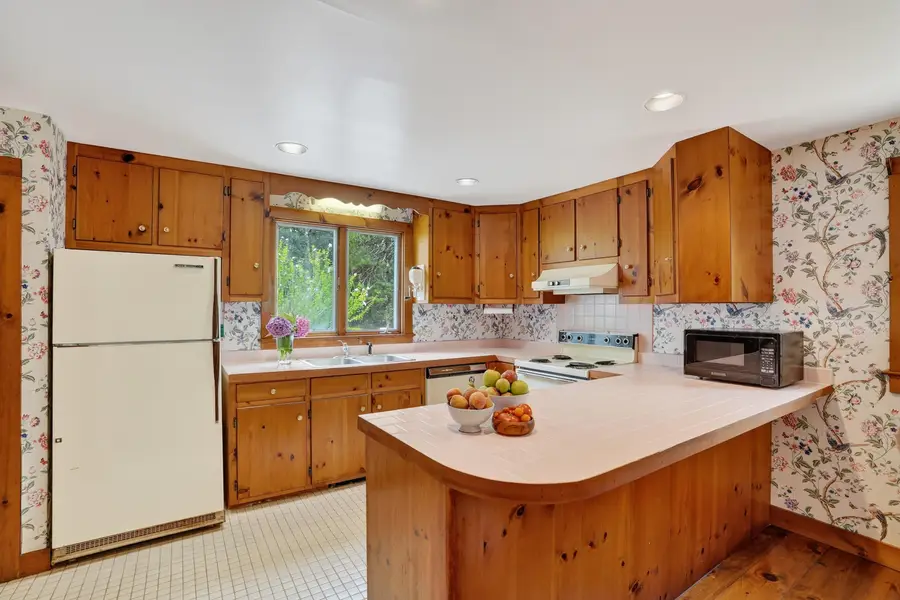 9 Marthas Road, Edgartown, MA 02539 - #3