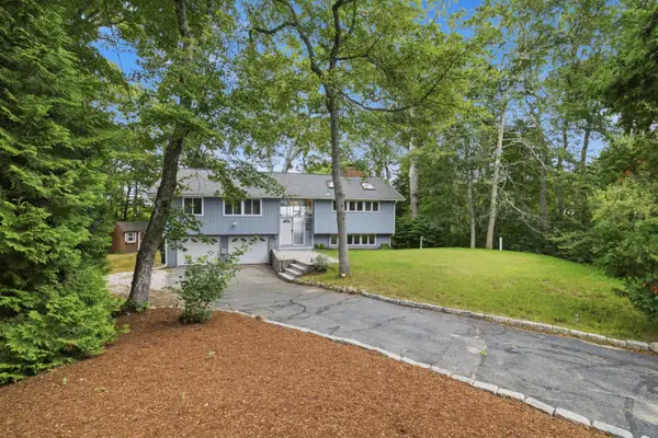 79 Pond Circle, Mashpee, MA 02649