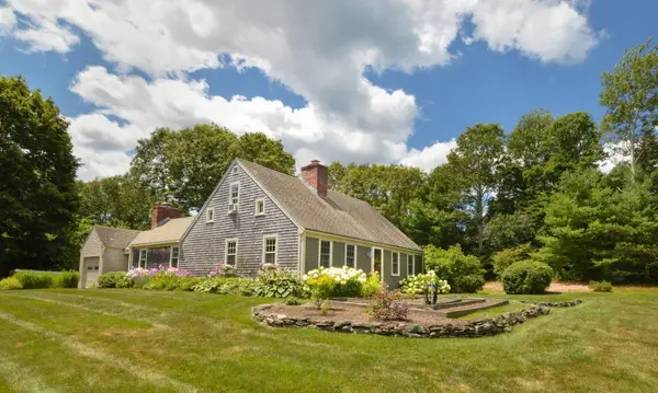 18 Manor Drive, East Sandwich, MA 02537