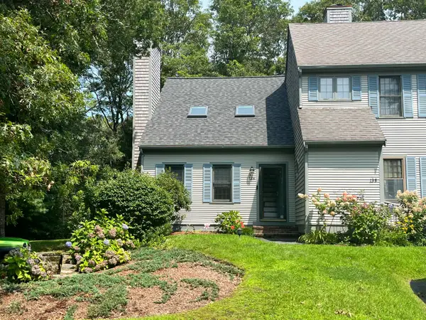35 Santuit Pond Way #13A, Mashpee, MA 02649