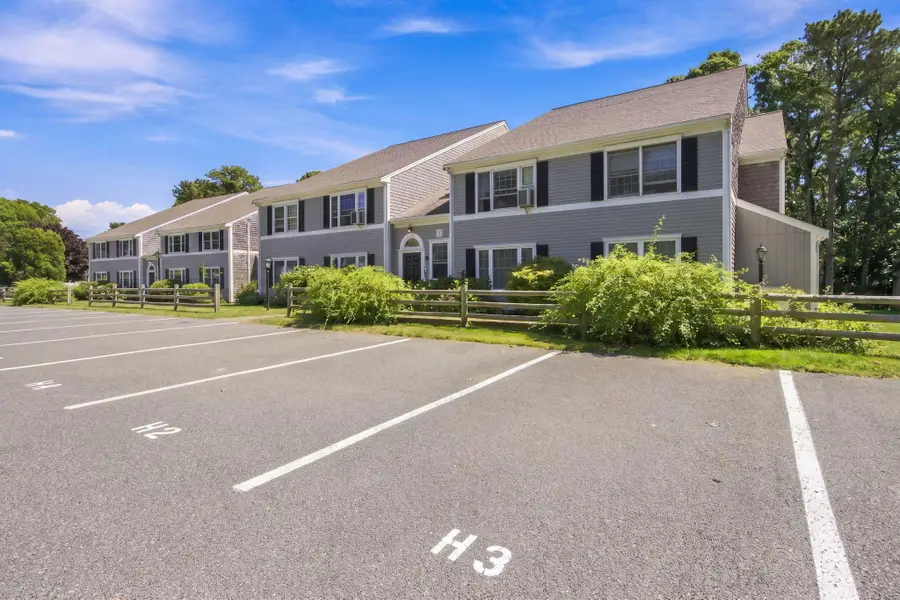 2 Englewood Drive #APT H3, Harwich, MA 02645 - #2