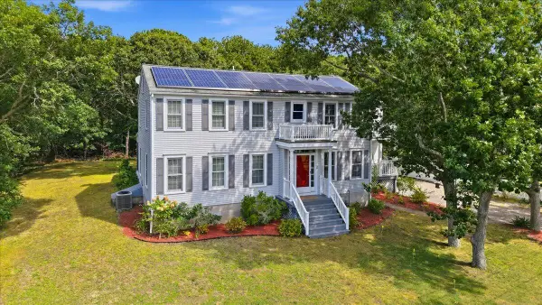 32 Niagara Lane, West Yarmouth, MA 02673