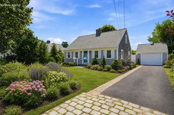 35 Walnut Street, Hyannis, MA 02601