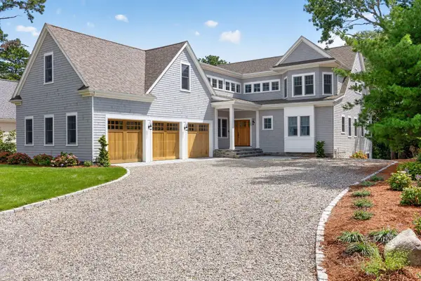 28 Quaker Run Road, Mashpee, MA 02649