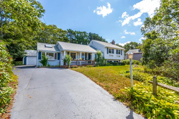 8 Laura Lane, Monument Beach, MA 02553