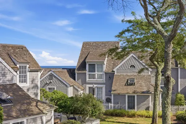 33 Landmark Avenue, Mashpee, MA 02649
