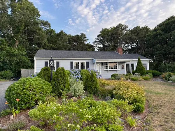 31 Ferry Street, West Dennis, MA 02670