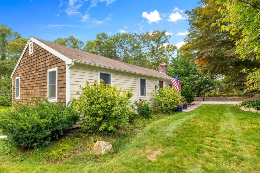 19 Essex Road, Mashpee, MA 02649 - #2