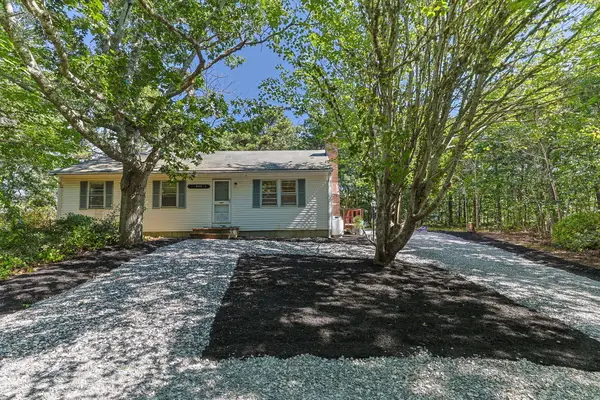 4 S Highland Way, North Truro, MA 02652