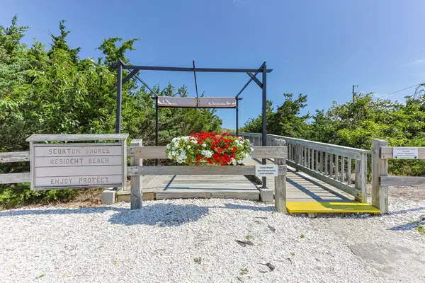 1 Captain Towne Road, East Sandwich, MA 02537