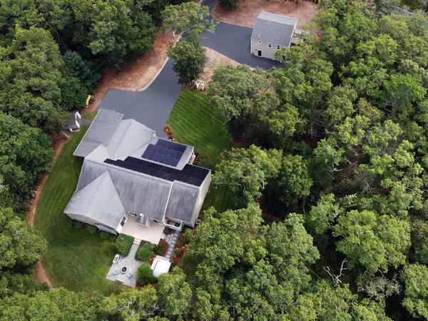 29 Pimlico Pond Road, Mashpee, MA 02649