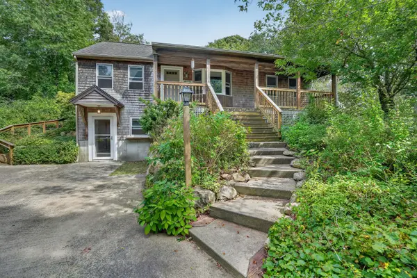 7 Fawndale Road, Vineyard Haven, MA 02568