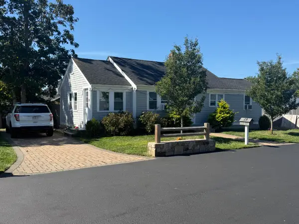 19 Spring Street, Hyannis, MA 02601