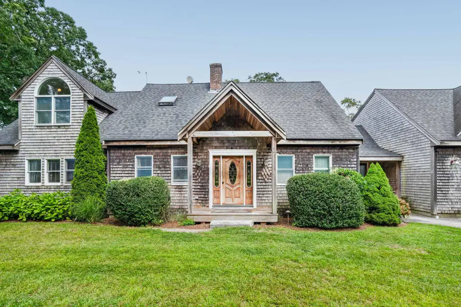 68 Front Street, Oak Bluffs, MA 02557 - #3
