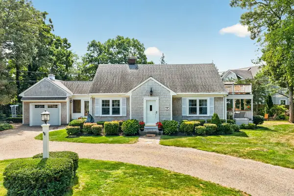 16 Jetty Lane, Falmouth, MA 02540