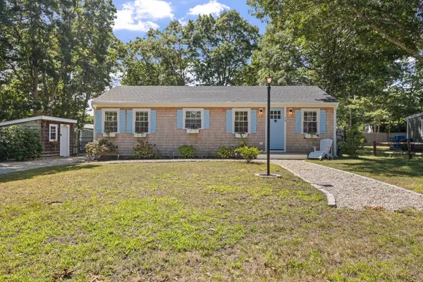 19 Sachem Drive, Falmouth, MA 02540