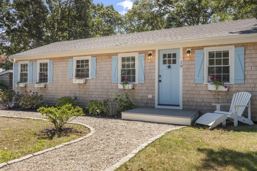 19 Sachem Drive, Falmouth, MA 02540 - #3